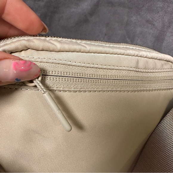 Lululemon Everywhere Belt Bag White Opal Trench Neutral Crossbody Travel O/S - Picture 16 of 16